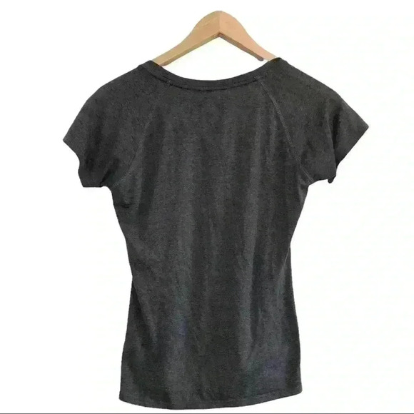 π 6/$60, The North Face Short Sleeve Top, Grey, Size XSmall - Picture 2 of 7